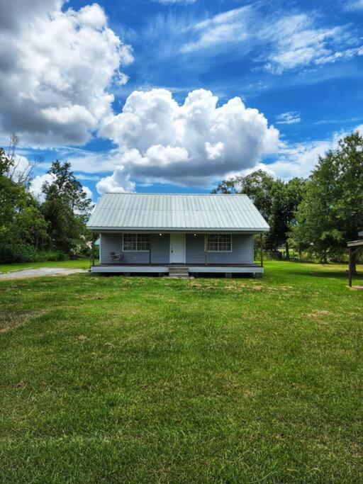 Cozy Acadian Style Cottage On A Half Acre Lot Westlake Exterior photo