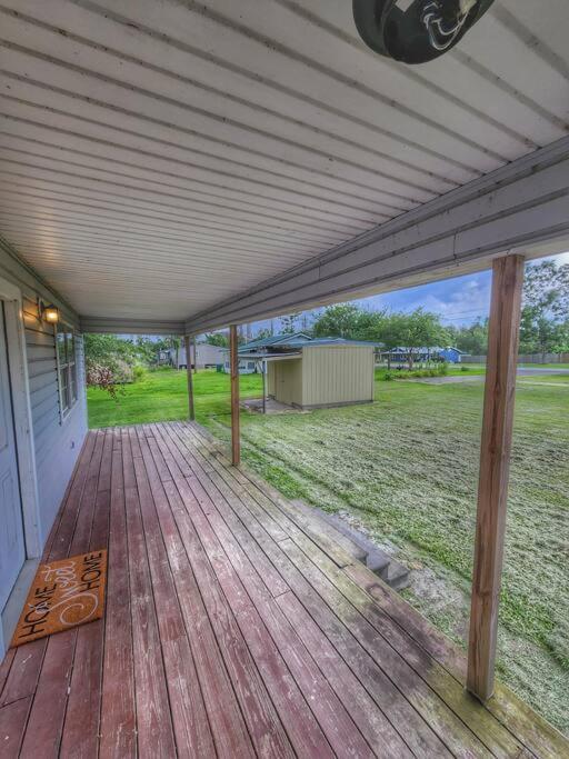 Cozy Acadian Style Cottage On A Half Acre Lot Westlake Exterior photo